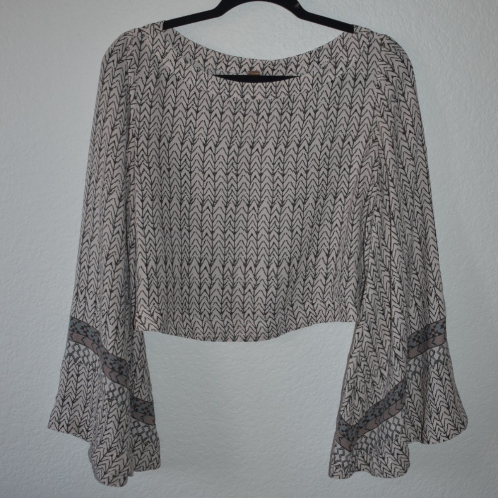 Free People long sleeve flown sleeve top